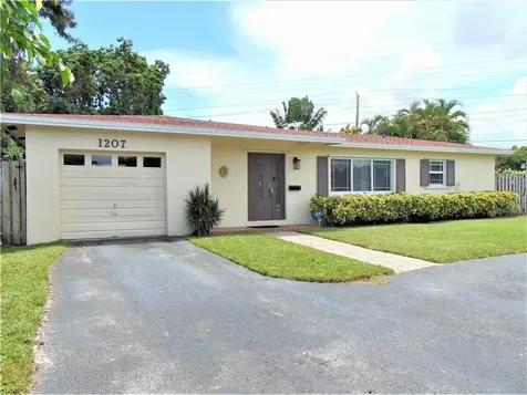 1207 Oakmont North Lauderdale FL 33068