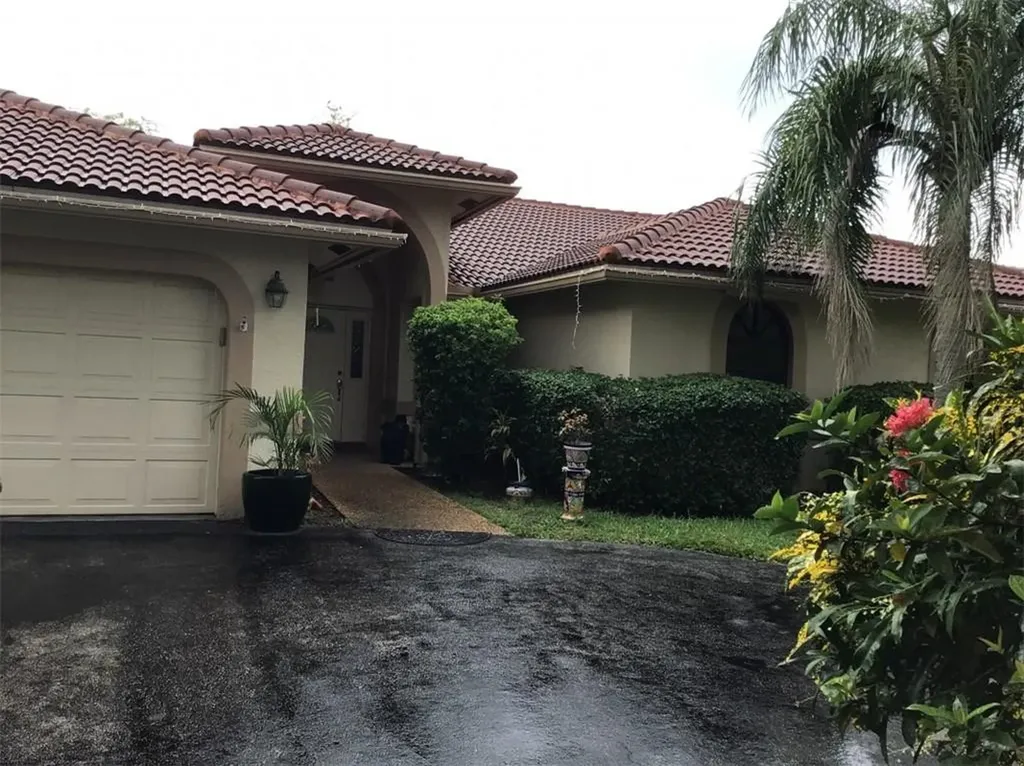 2383 NW 97th Lane Coral Springs FL 33065