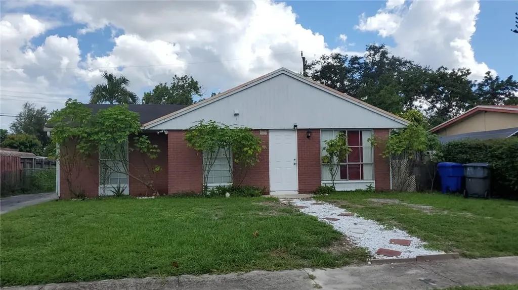 6116 Lincoln Street Hollywood FL 33024