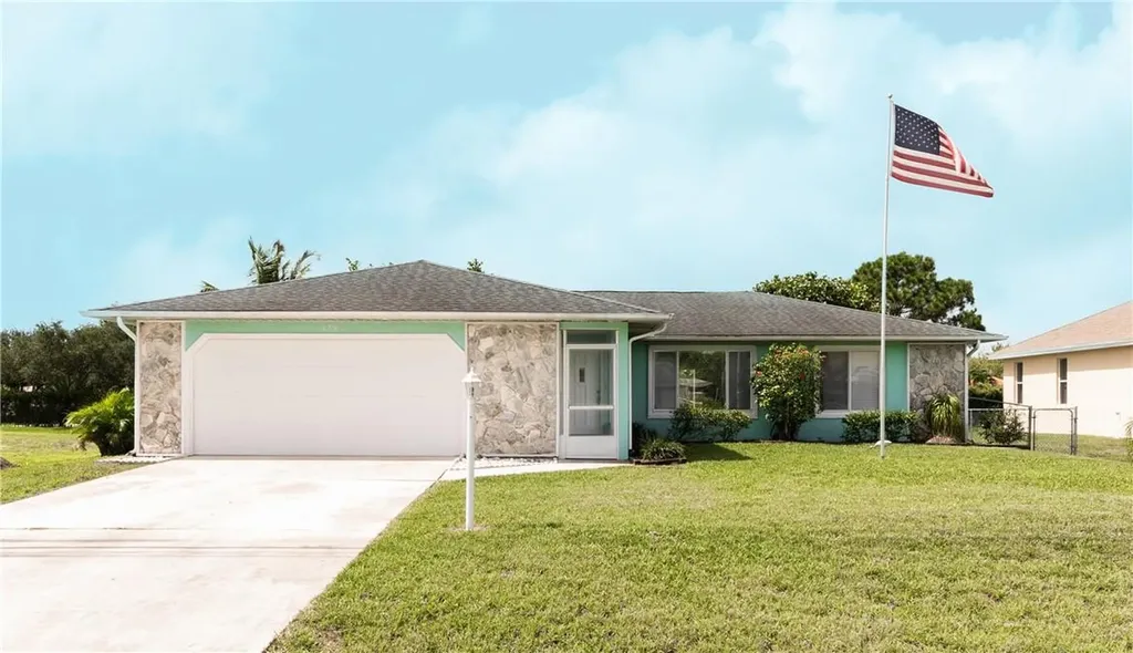 156 SW Oakridge Drive Port St Lucie FL 34984