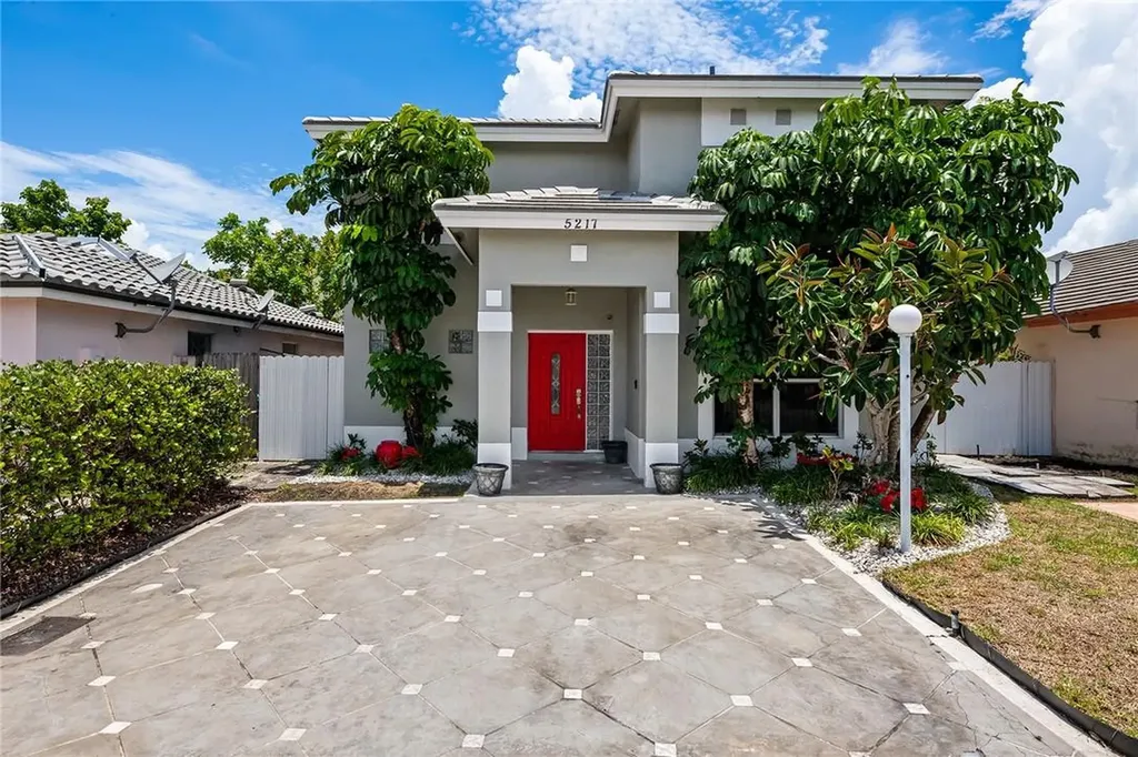5217 NW 185th Terrace Miami Gardens FL 33055