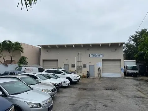 2350 SW 57th Way West Park FL 33023