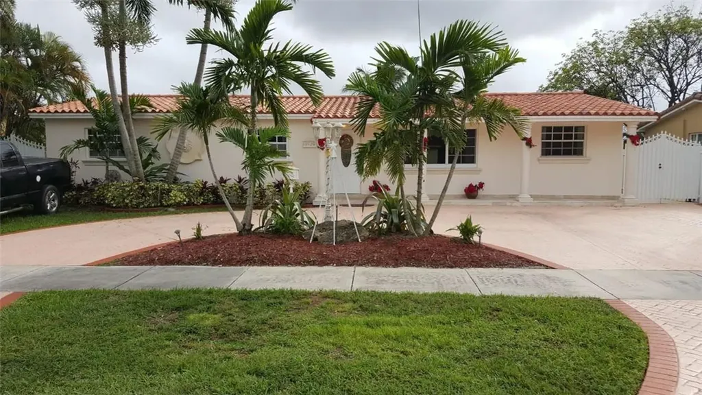 10120 SW 33rd Street Miami FL 33165
