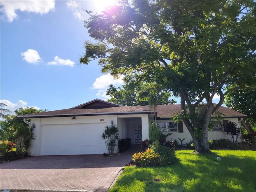 5200 Holly Circle Tamarac FL 33319
