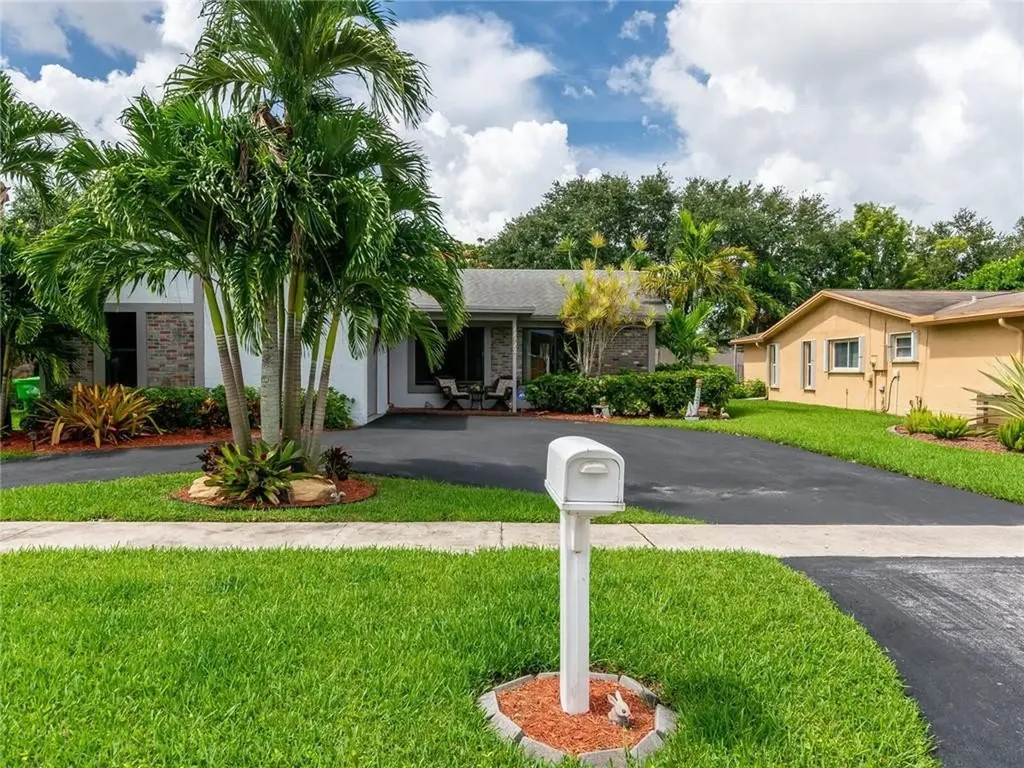 11850 NW 34th Place Sunrise FL 33323