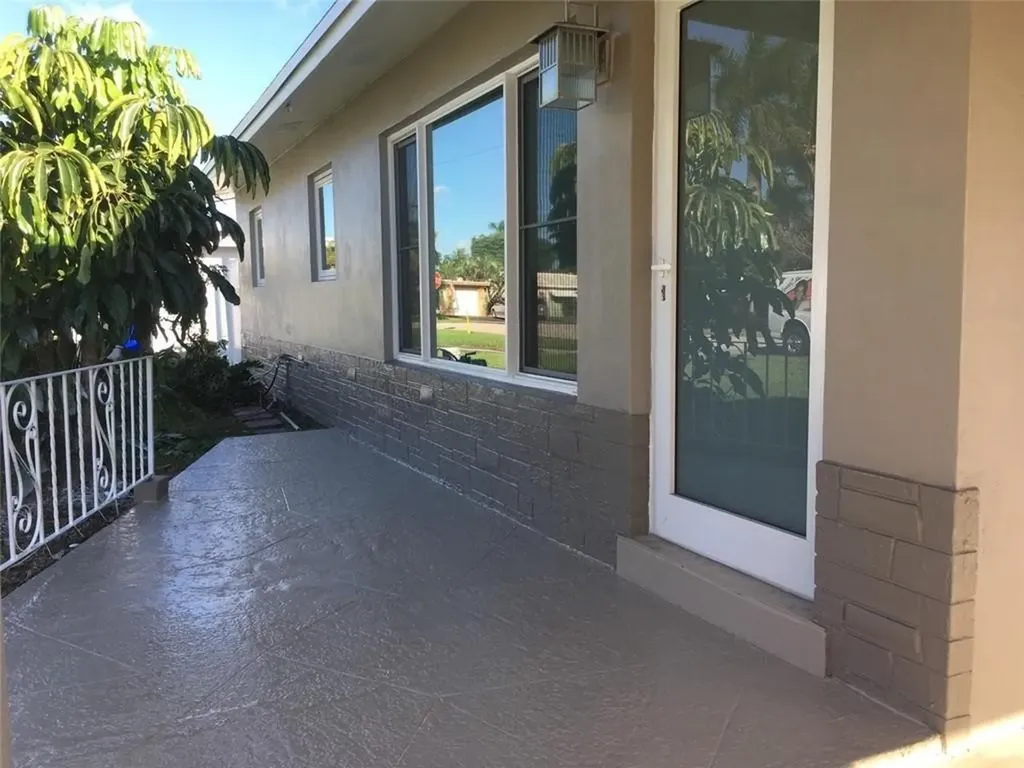 232 SW 13th Street Pompano Beach FL 33060