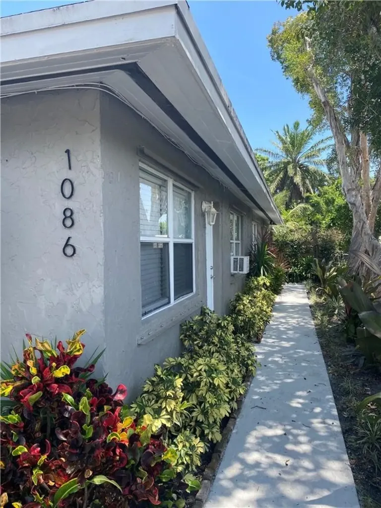 1086 NE 36th Street Oakland Park FL 33334
