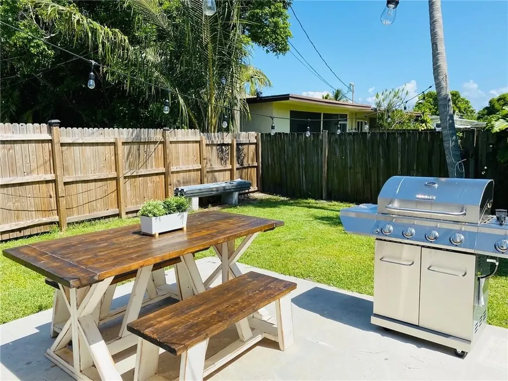 2560 NE 11th Court Pompano Beach FL 33062