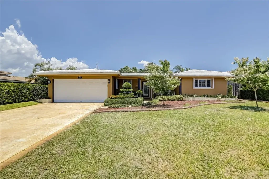 2111 NE 30th Street Lighthouse Point FL 33064