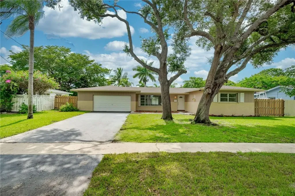 420 SW 56th Avenue Plantation FL 33317