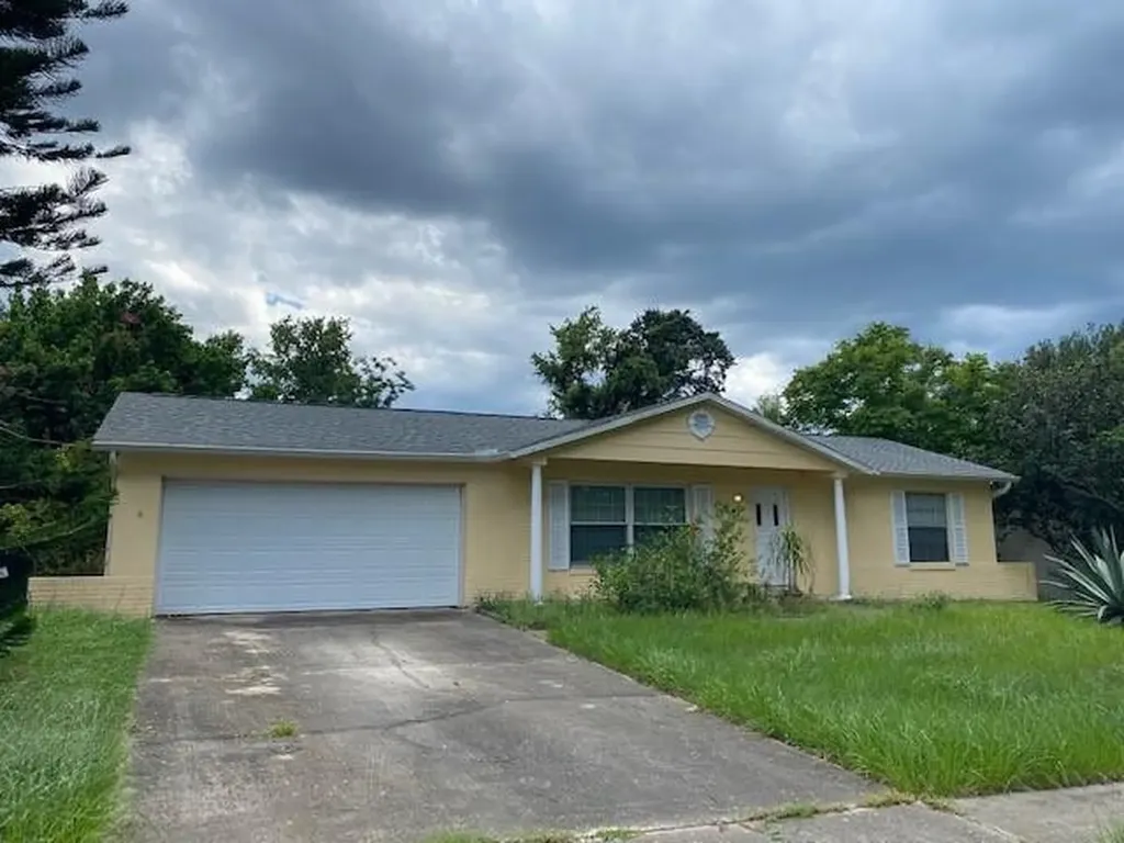 444 Spinnaker Drive Orlando FL 32835