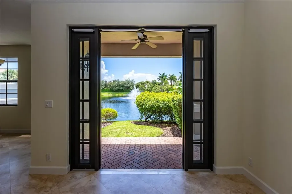 181 W Astor Circle Delray Beach FL 33484