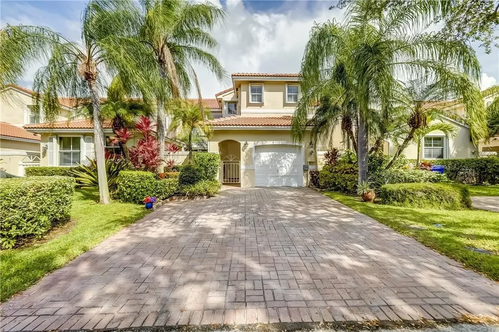 1580 Yellowheart Way Hollywood FL 33019