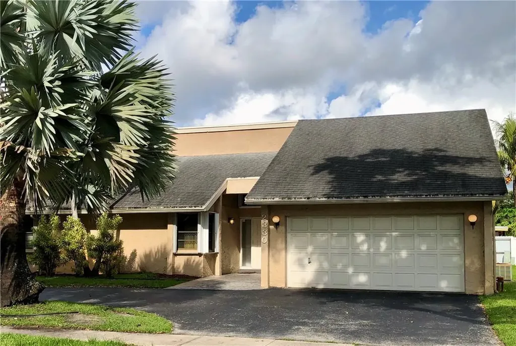 2330 NW 102nd Terrace Pembroke Pines FL 33026