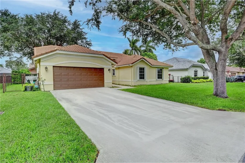 4492 NW 50th Street Coconut Creek FL 33073