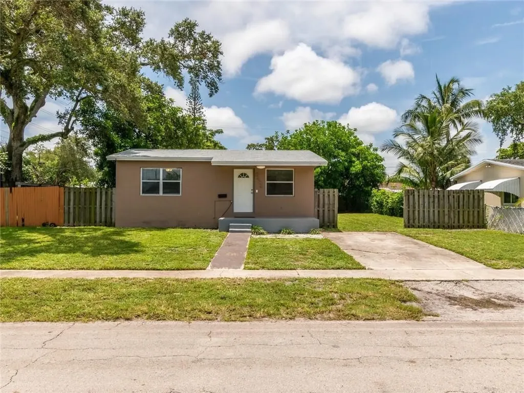 6404 Allen Street Hollywood FL 33024