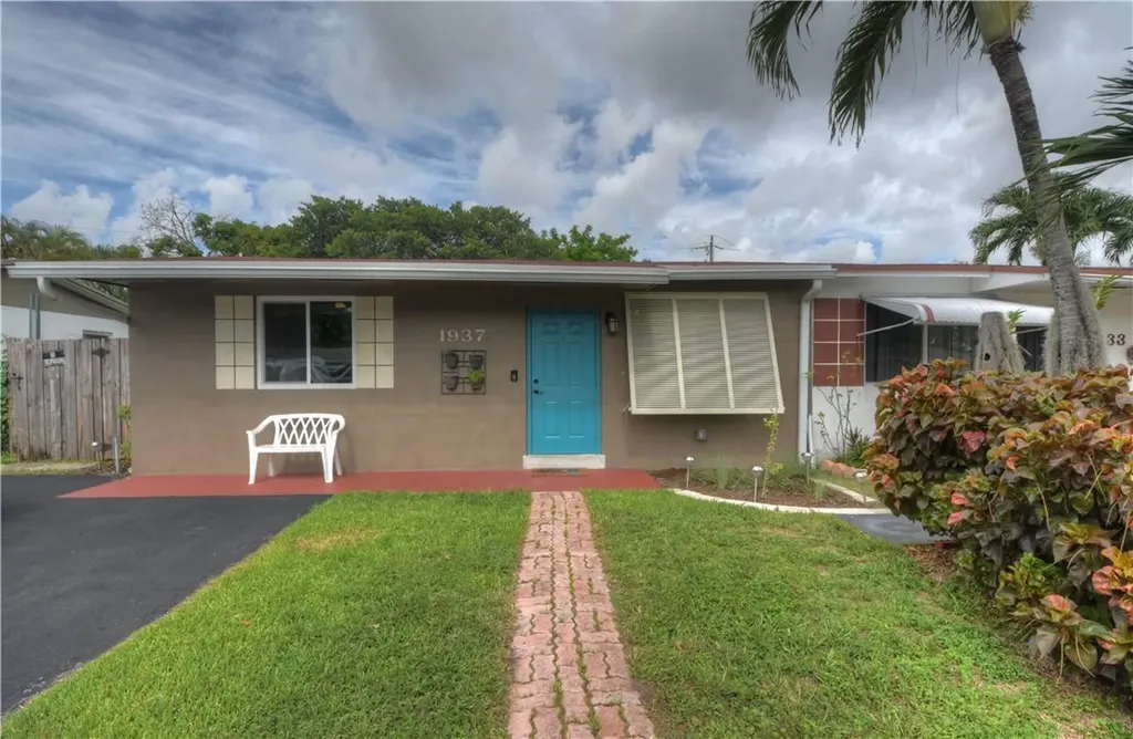 1937 SW 67th Avenue North Lauderdale FL 33068
