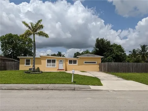 3608 SW 58th Avenue West Park FL 33023