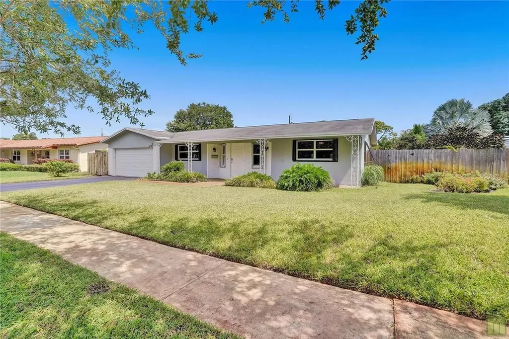 4321 NW 4th Street Coconut Creek FL 33066