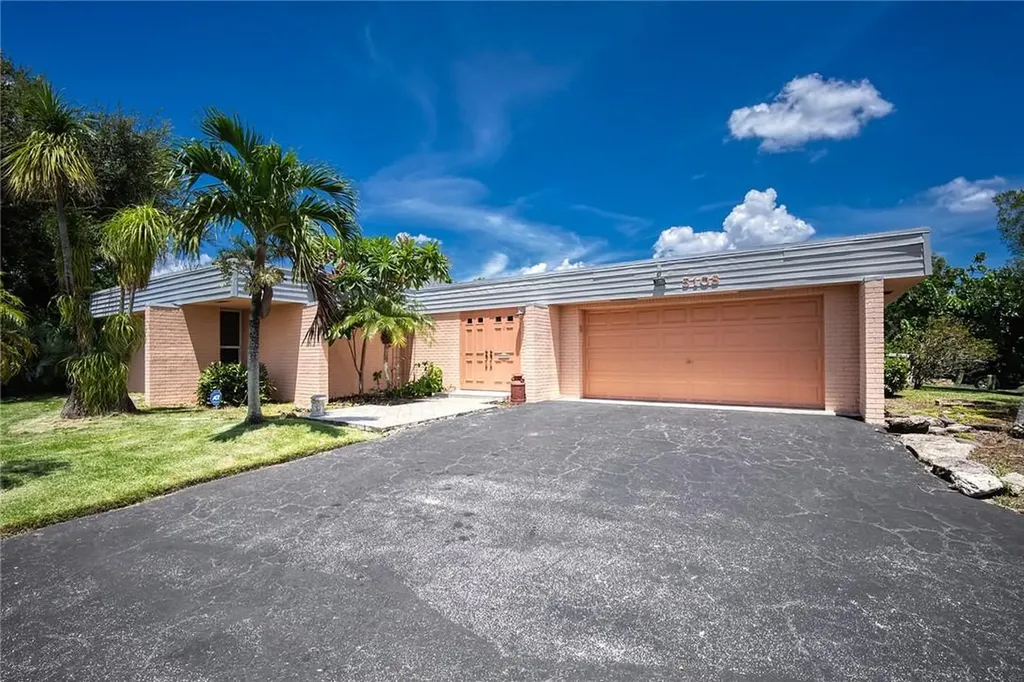 5108 Bayberry Lane Tamarac FL 33319