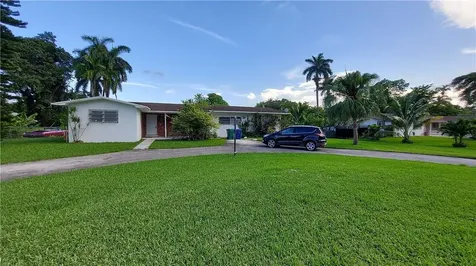 290 NE 159th Street Miami FL 33162
