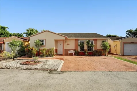 18871 NW 63rd Court Circle Hialeah FL 33015