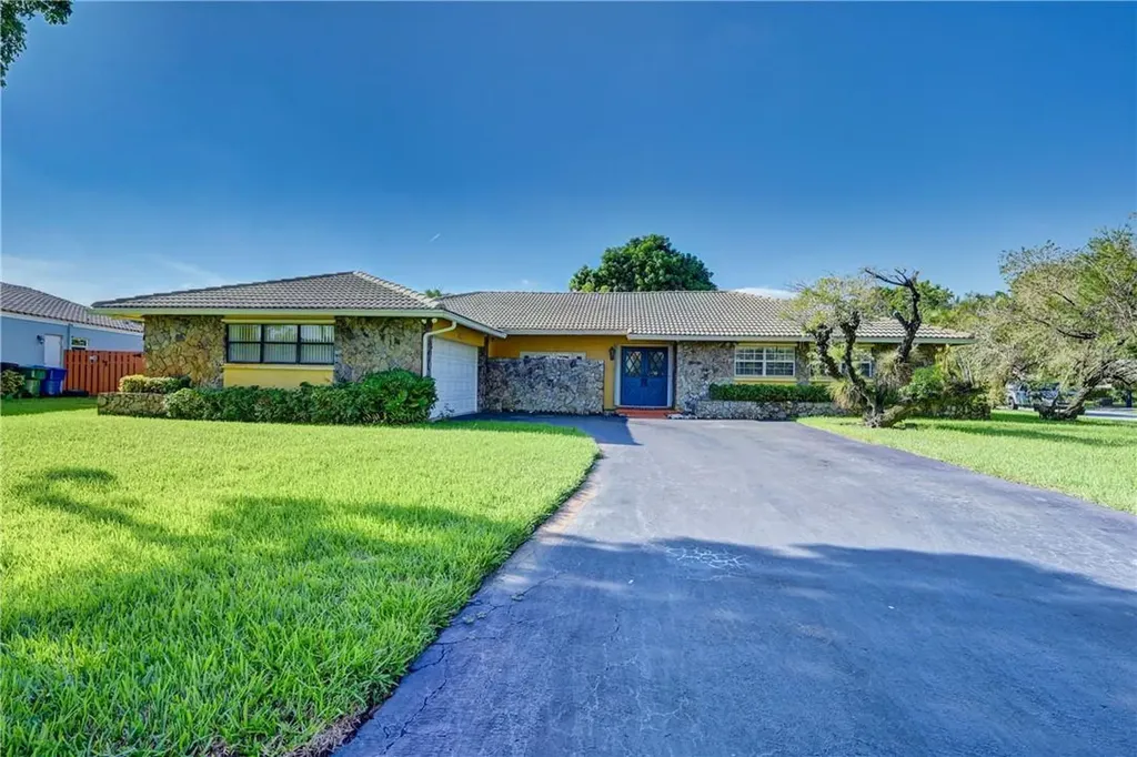 2011 NW 103rd Terrace Coral Springs FL 33071