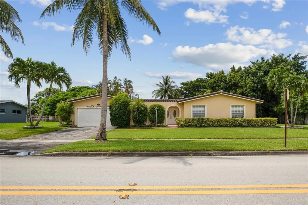 6660 SW 7th Street Margate FL 33068