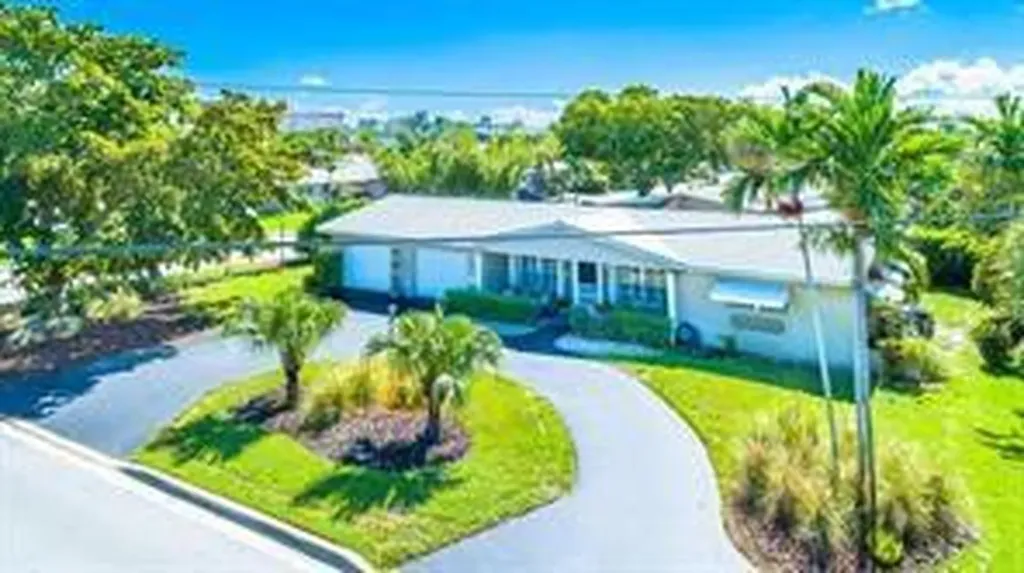 Deerfield Beach FL, 420 SE 12th Avenue
