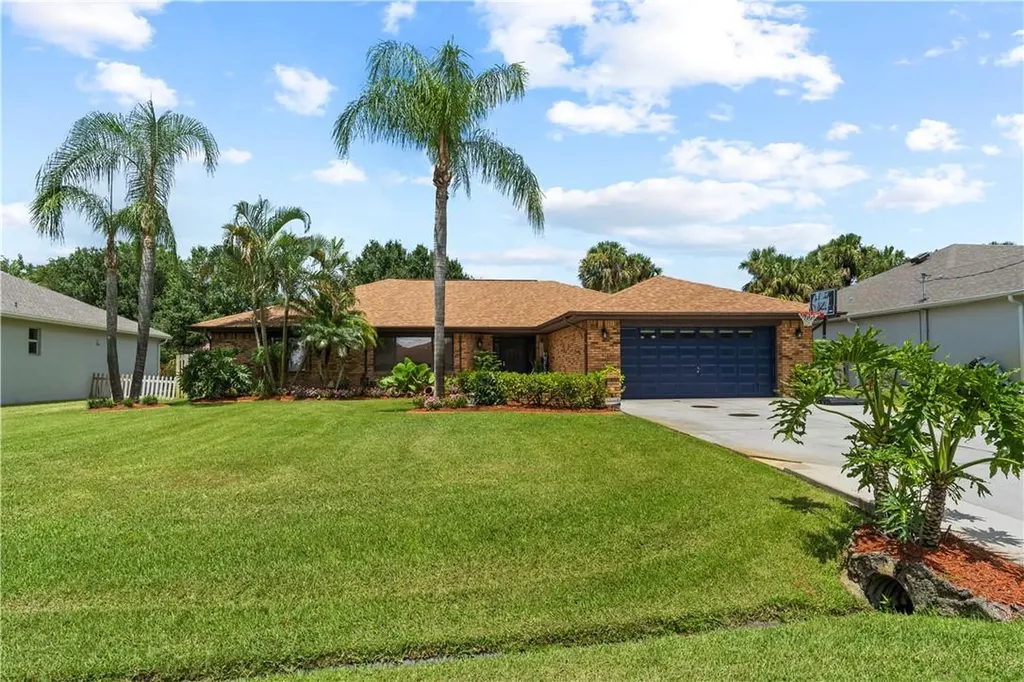 1565 SW Urbino Avenue Port St Lucie FL 34953
