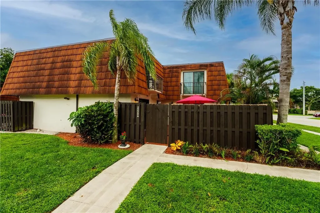 2228 White Pine Circle Greenacres FL 33415