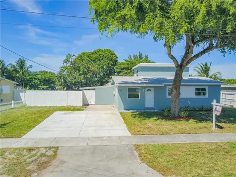 3921 SW 31st Drive West Park FL 33023