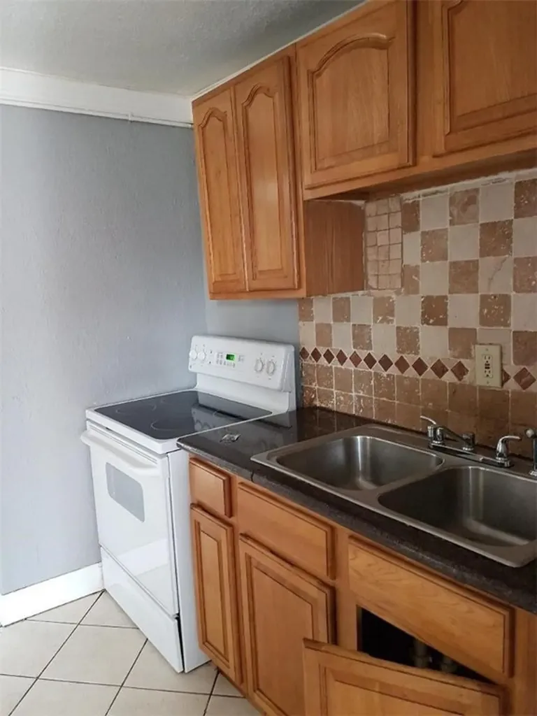 860 NW 5th Avenue Pompano Beach FL 33060