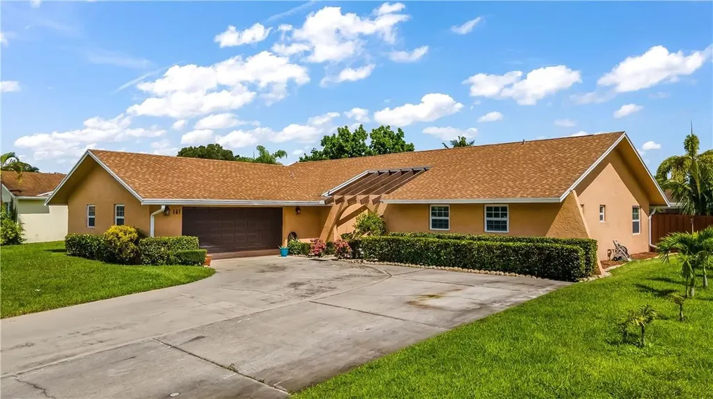 141 Finch Court Royal Palm Beach FL 33411