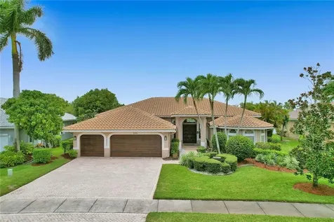 5063 Kensington Circle Coral Springs FL 33076