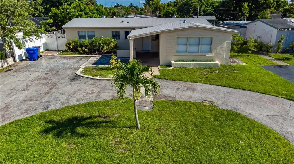 6750 Roosevelt Street Hollywood FL 33024