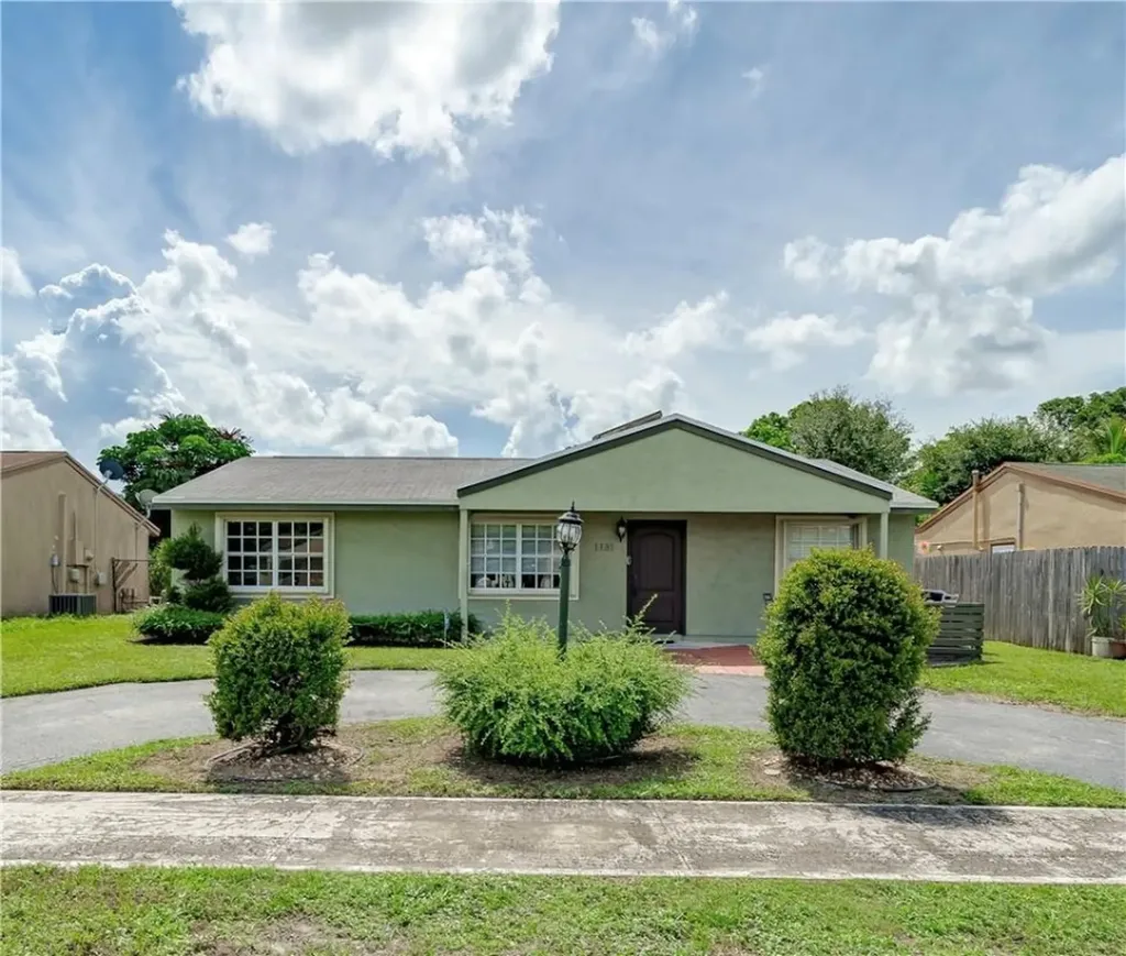 1131 SW 73rd Avenue North Lauderdale FL 33068
