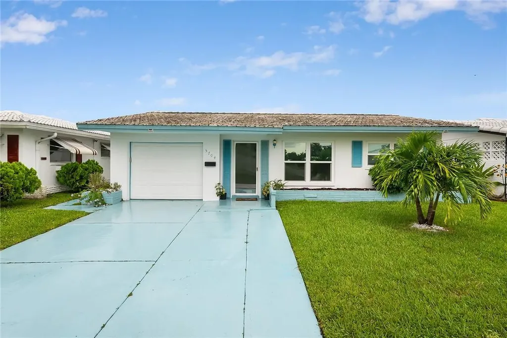 5704 NW 81st Avenue Tamarac FL 33321