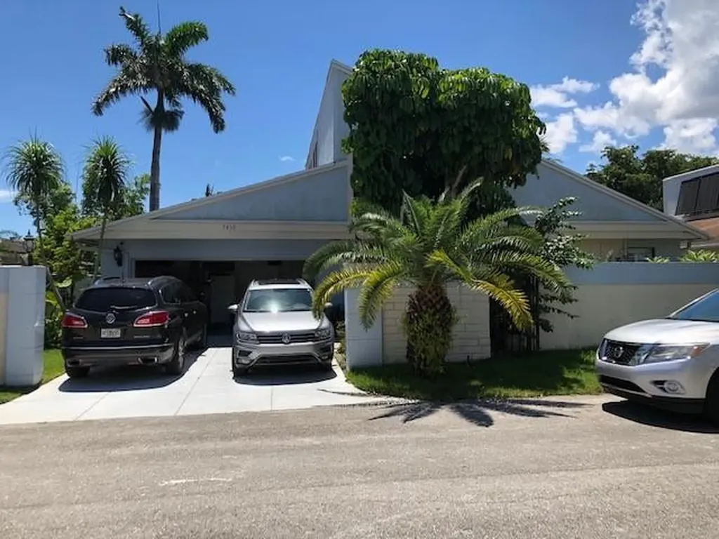 7810 NW 4th Street Plantation FL 33324