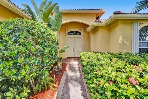 1774 Harbor Pointe Circle Weston FL 33327