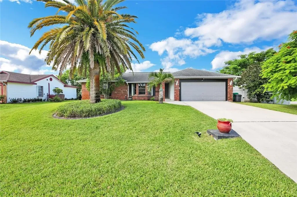 201 SW Dalton Circle Port St Lucie FL 34953