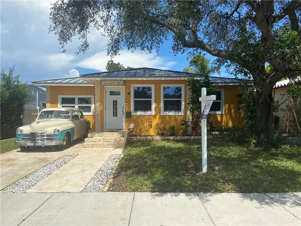 1919 Cleveland Street Hollywood FL 33020