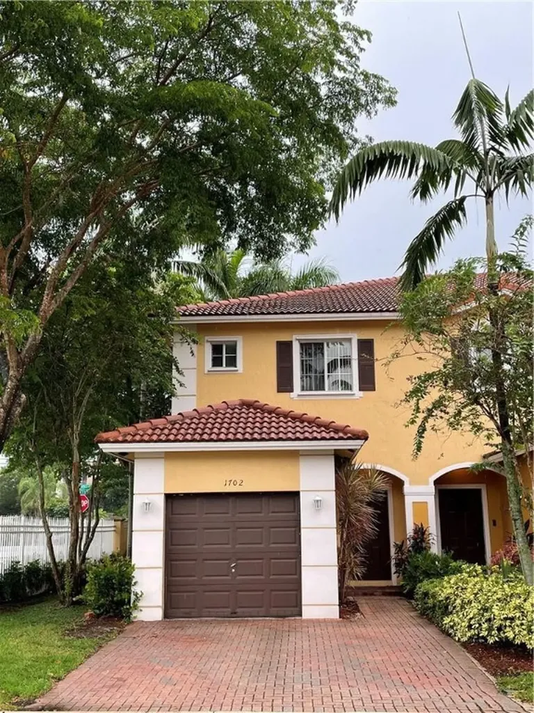 1702 SW 81st Terrace North Lauderdale FL 33068