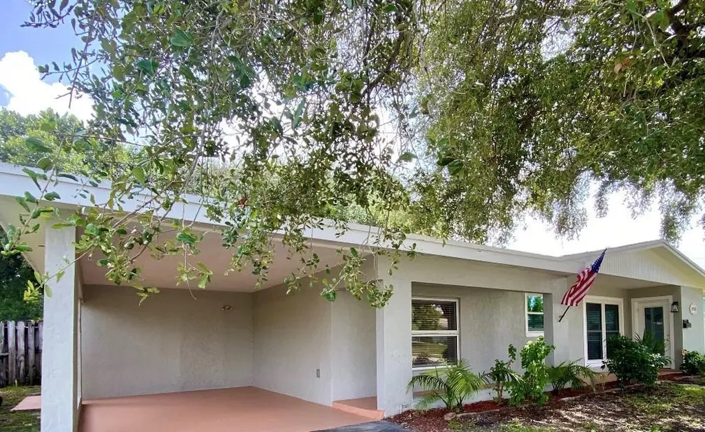 4270 NW 9th Court Coconut Creek FL 33066