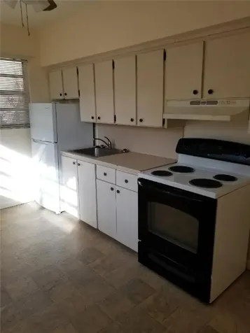 2104 Monroe Terrace Hollywood FL 33020