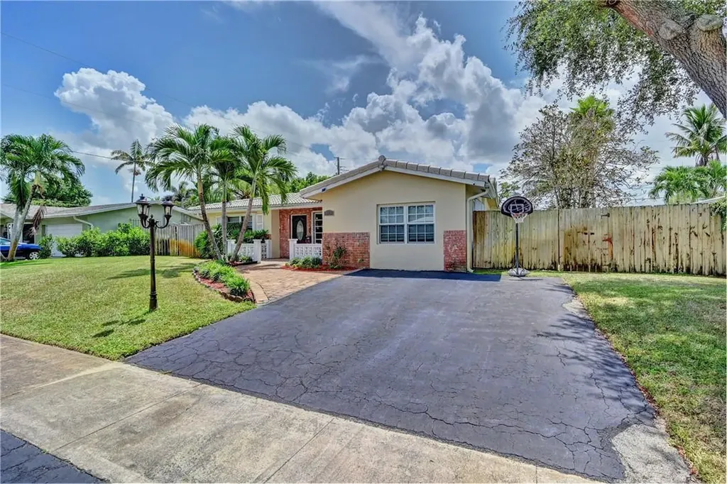 4320 NW 6th Court Coconut Creek FL 33066