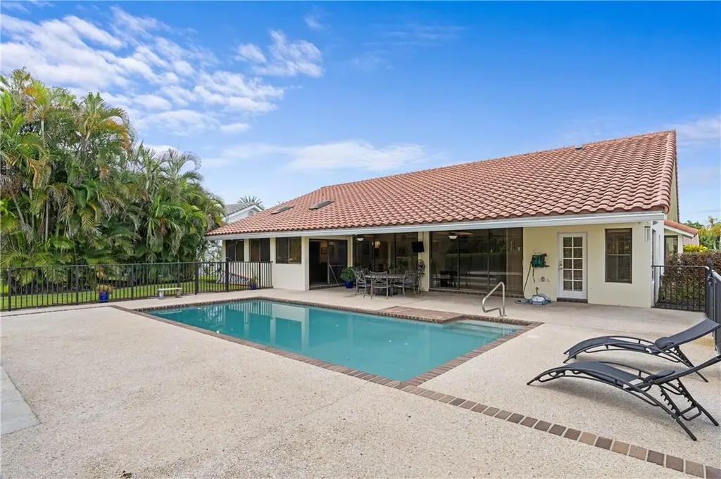 10518 Boca Woods Lane Boca Raton FL 33428