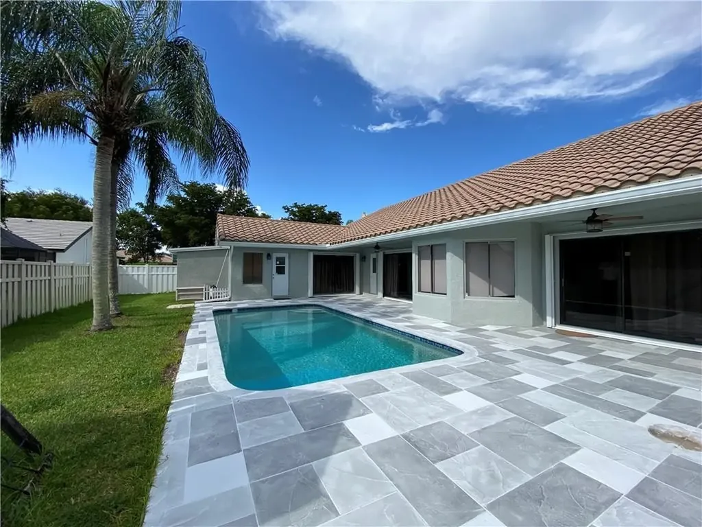 5528 NW 58th Terrace Coral Springs FL 33067