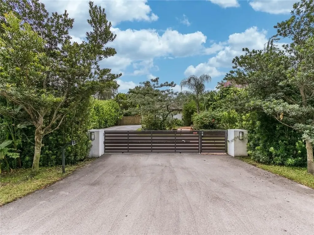 11360 SW 1st Court Plantation FL 33325
