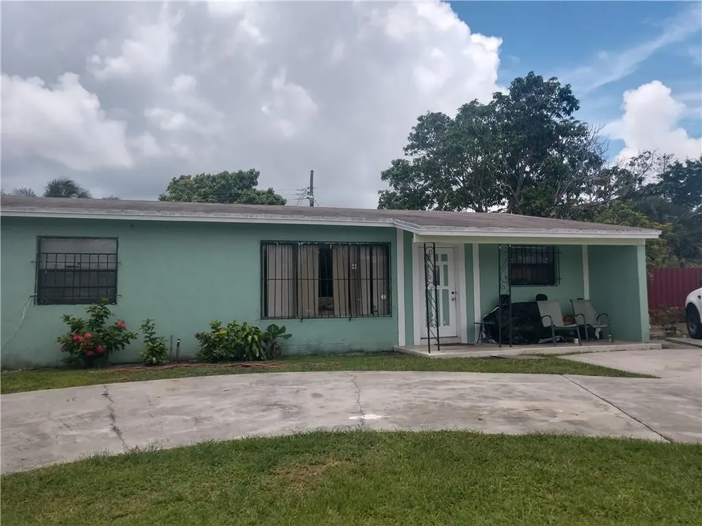 318 NE 15th Court Boynton Beach FL 33435